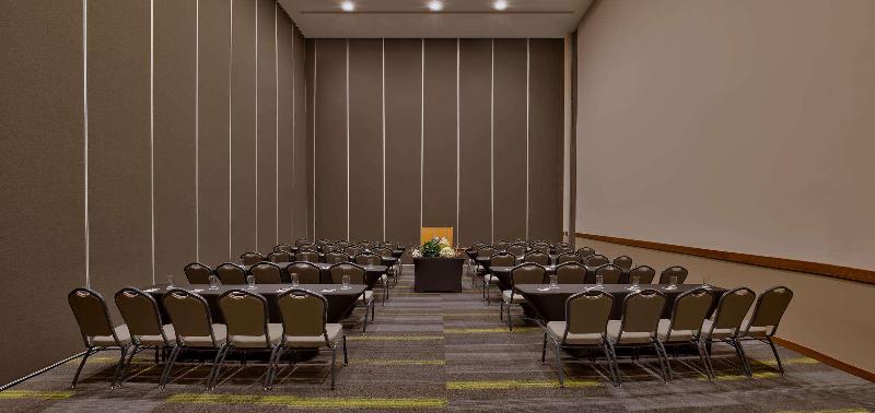 Отель Galeria Plaza Irapuato