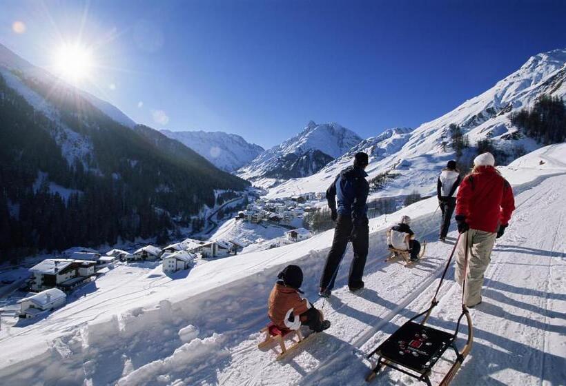 酒店 Garni Chasa Nova