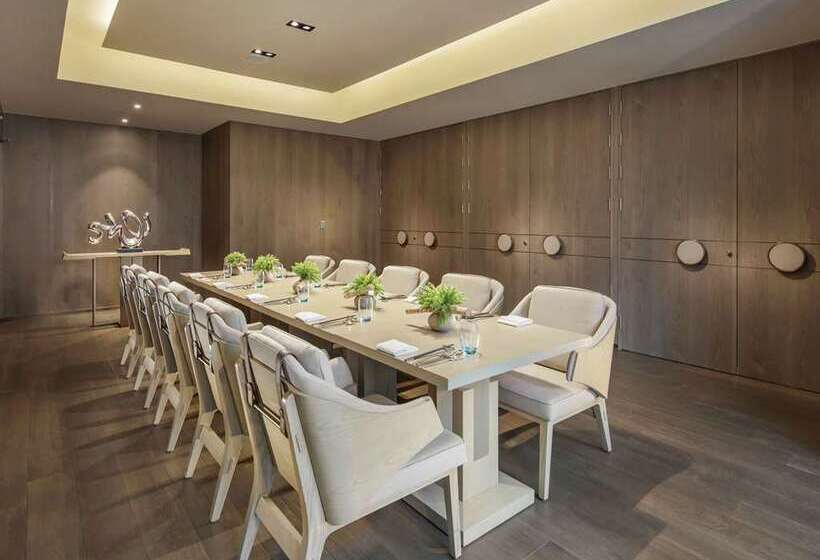 هتل Hilton Taipei Sinban