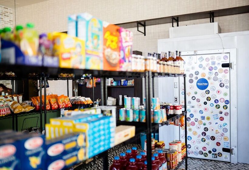 هتل Holiday Inn & Suites Nashville Downtown Broadway