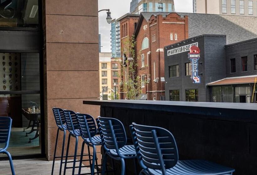 هتل Holiday Inn & Suites Nashville Downtown Broadway