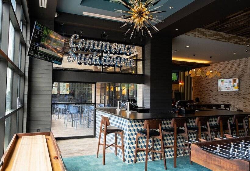 هتل Holiday Inn & Suites Nashville Downtown Broadway