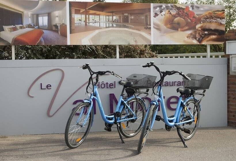 Отель Hôtel Restaurant & Spa Le Val Moret