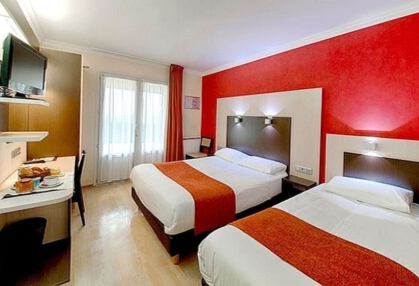 Отель Hôtel Restaurant & Spa Le Val Moret