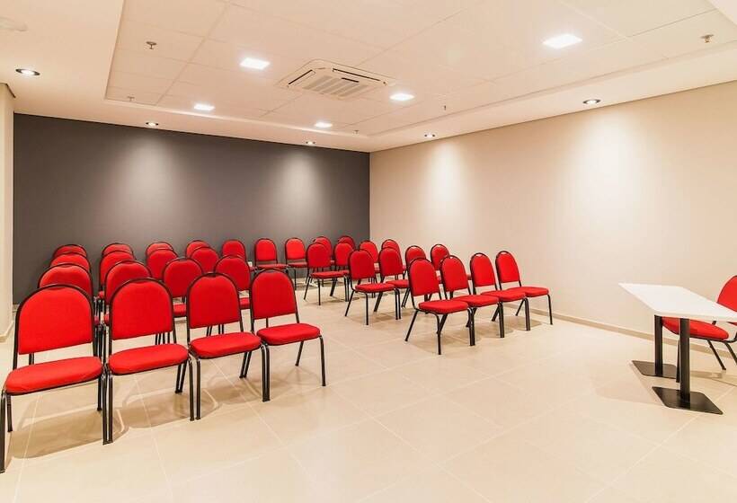 בית מלון כפרי Ibis Erechim