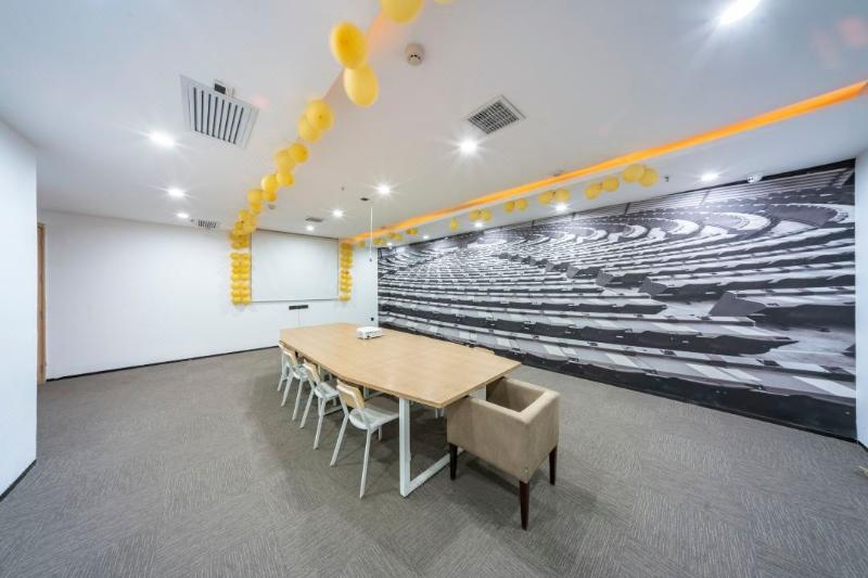 호텔 Ibis Xinzhou Qiyi Road