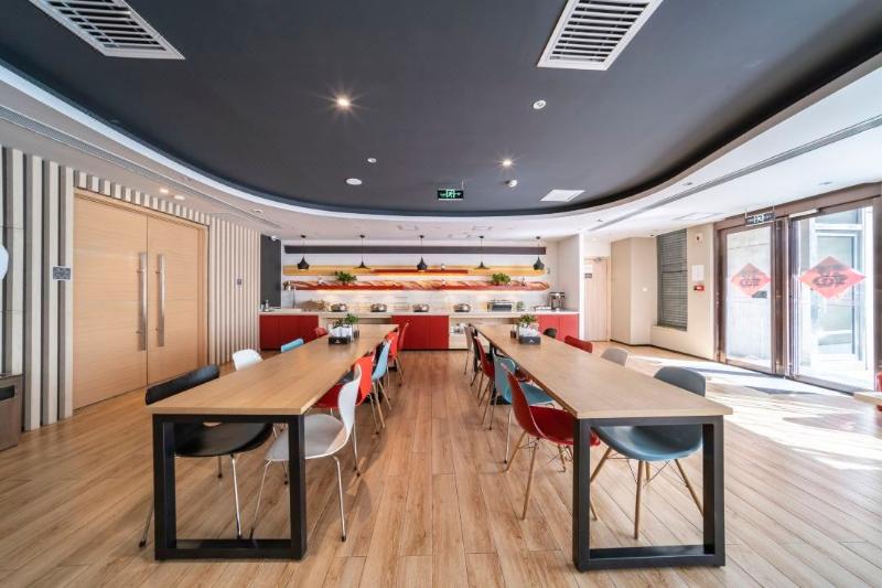 호텔 Ibis Xinzhou Qiyi Road