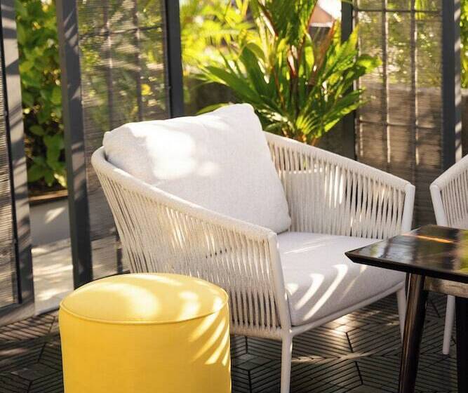 Отель Kanvaz Village Resort Seminyak