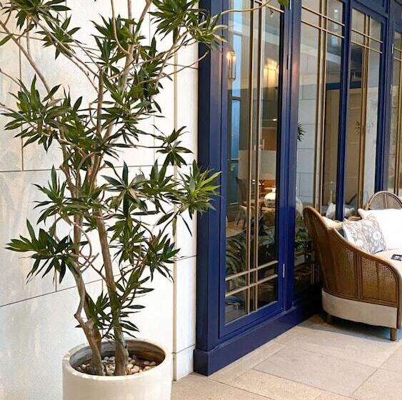 Отель Kanvaz Village Resort Seminyak