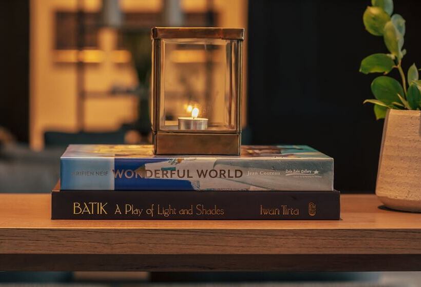 Отель Kanvaz Village Resort Seminyak