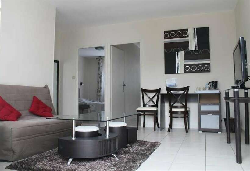 Logis Hotel La Croix Du Sud