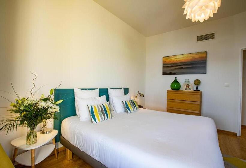 בית מלון כפרי Le Castel Pierre   Maison Privée 4 étoiles   18 Personnes