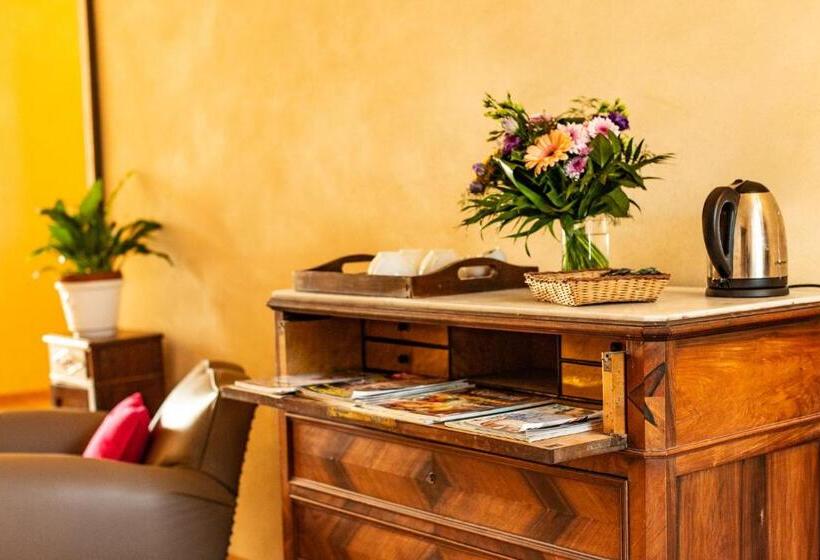 בית מלון כפרי Le Castel Pierre   Maison Privée 4 étoiles   18 Personnes