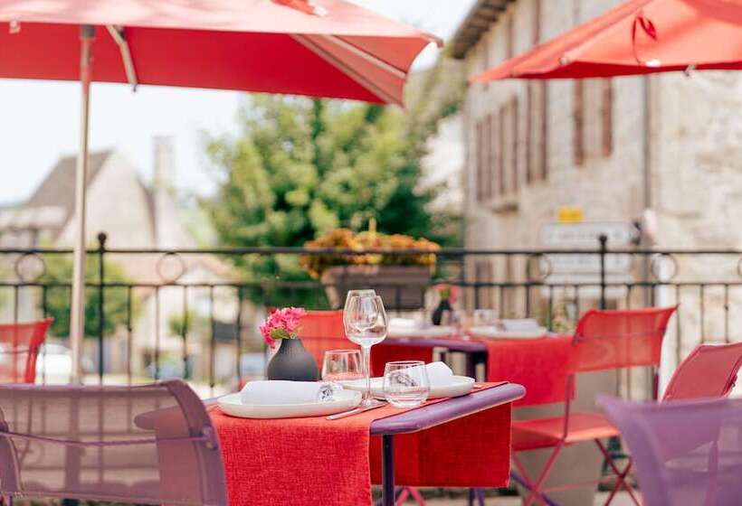 호텔 Logis Auberge De La Tour   Hôtel & Restaurants