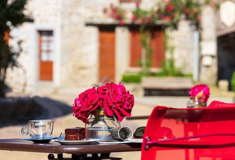 호텔 Logis Auberge De La Tour   Hôtel & Restaurants