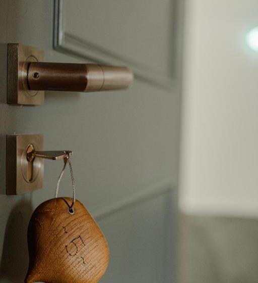 ホテル Logis Auberge De La Tour   Hôtel & Restaurants