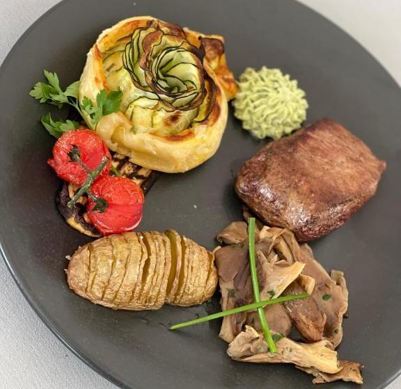 فندق Logis  Hostellerie Le Chatel Nangis