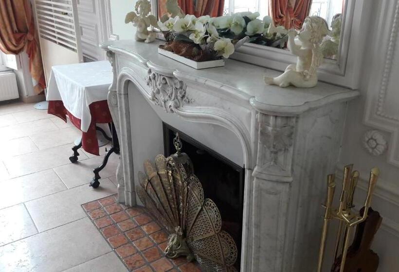 فندق Logis  Hostellerie Le Chatel Nangis