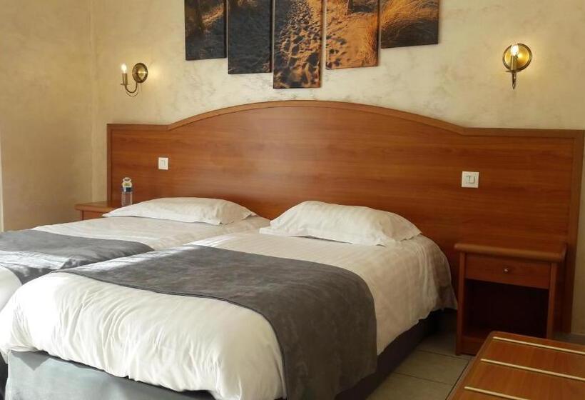 فندق Logis  Hostellerie Le Chatel Nangis