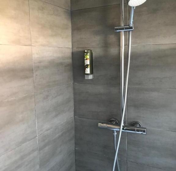 فندق Logis  Hostellerie Le Chatel Nangis