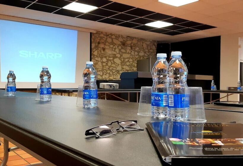 ホテル Logis Hôtel & Restaurant Le Pardaillan