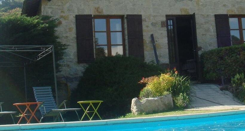 호텔 Logis Hôtel Restaurant L Auberge Du Chateau