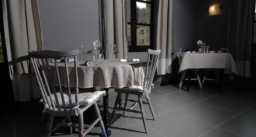 호텔 Logis Hôtel Restaurant L Auberge Du Chateau