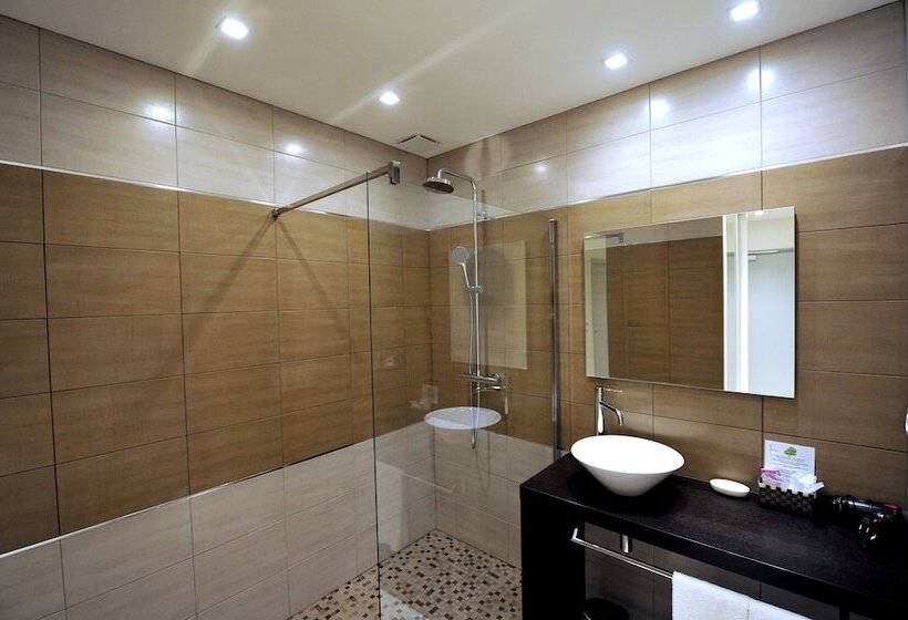 בית מלון כפרי Logis  Hôtel Spa Restaurant L Epicurial