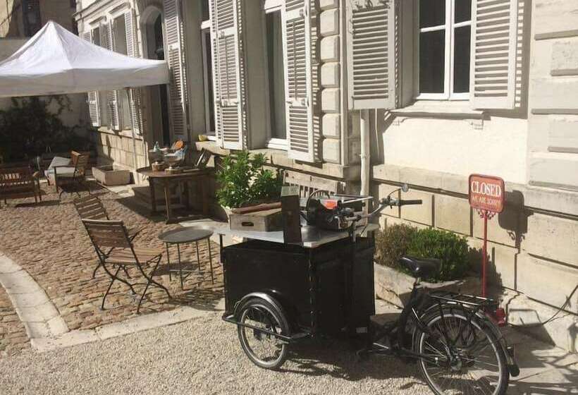 בית מלון כפרי Logis Le Cadusia