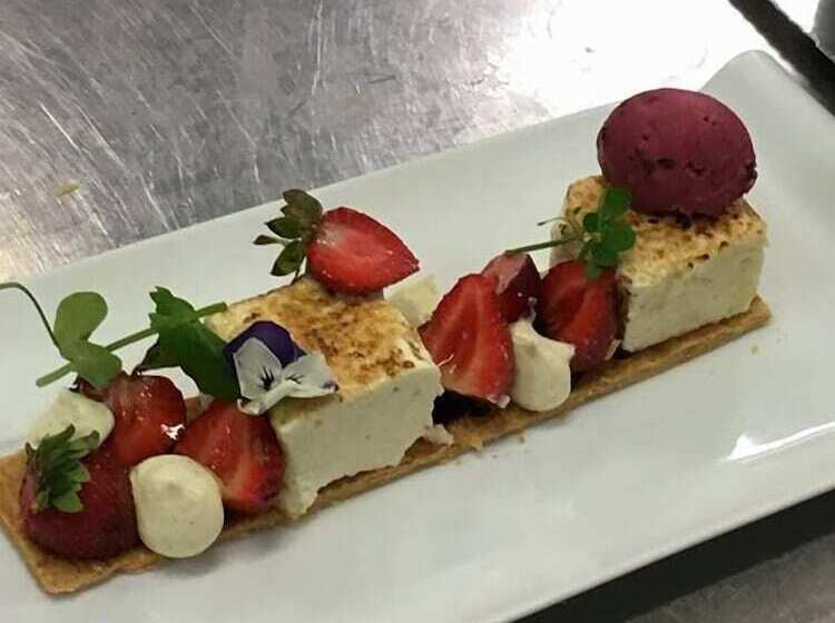 בית מלון כפרי Logis Le Cadusia