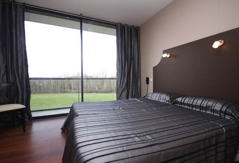 בית מלון כפרי Logis Le Cadusia