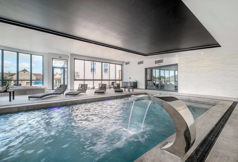 בית מלון כפרי Logis Le Cadusia