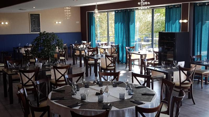 בית מלון כפרי Logis Le Cadusia