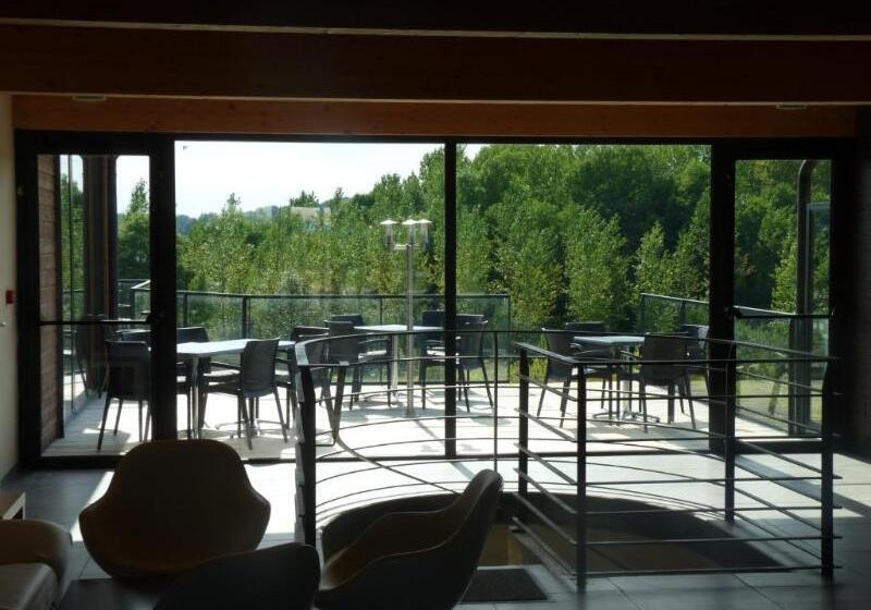 בית מלון כפרי Logis Le Cadusia