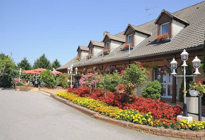 Отель Hôtel Restaurant & Spa Le Val Moret