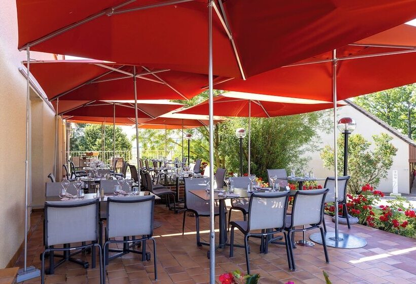 Отель Hôtel Restaurant & Spa Le Val Moret