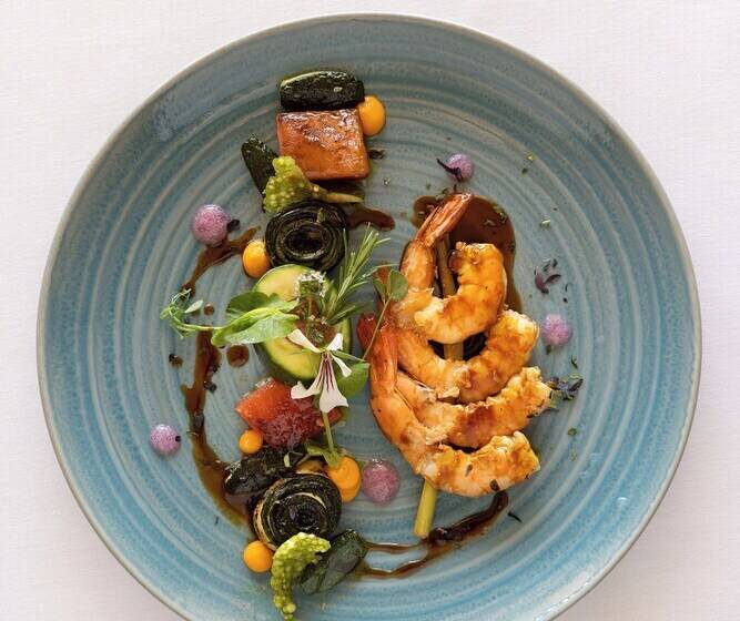 Отель Hôtel Restaurant & Spa Le Val Moret