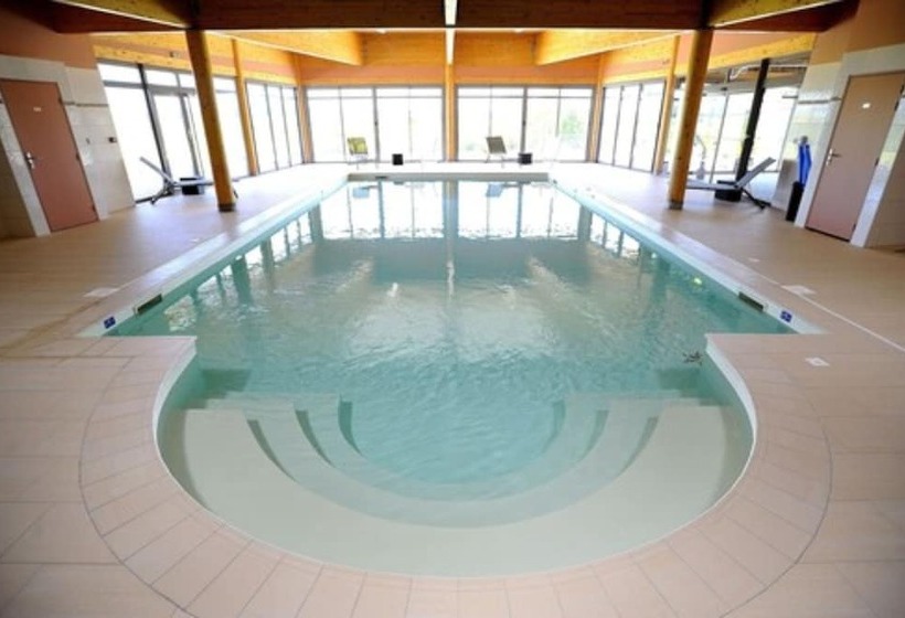 Отель Hôtel Restaurant & Spa Le Val Moret