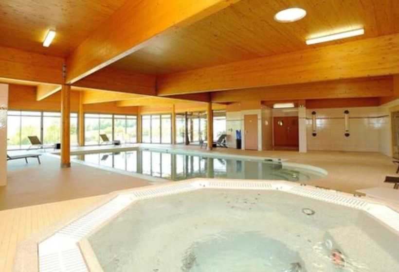 Отель Hôtel Restaurant & Spa Le Val Moret