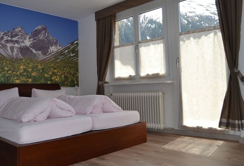 ホテル Mountain Lodge Sedrun