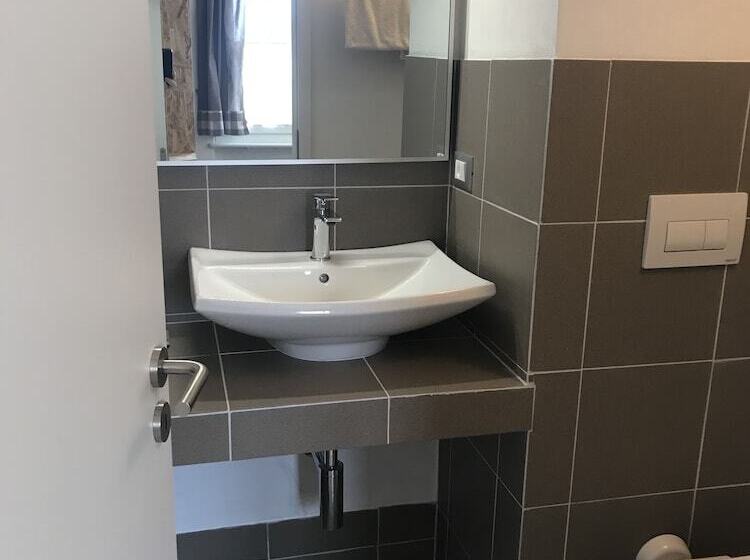 酒店 Mountain Lodge Sedrun