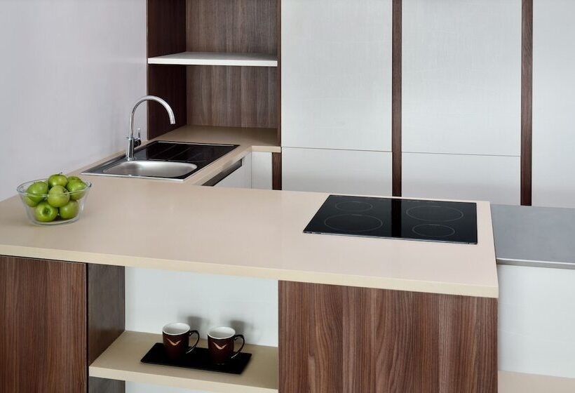 Mövenpick Hotel Apartments Downtown Dubai