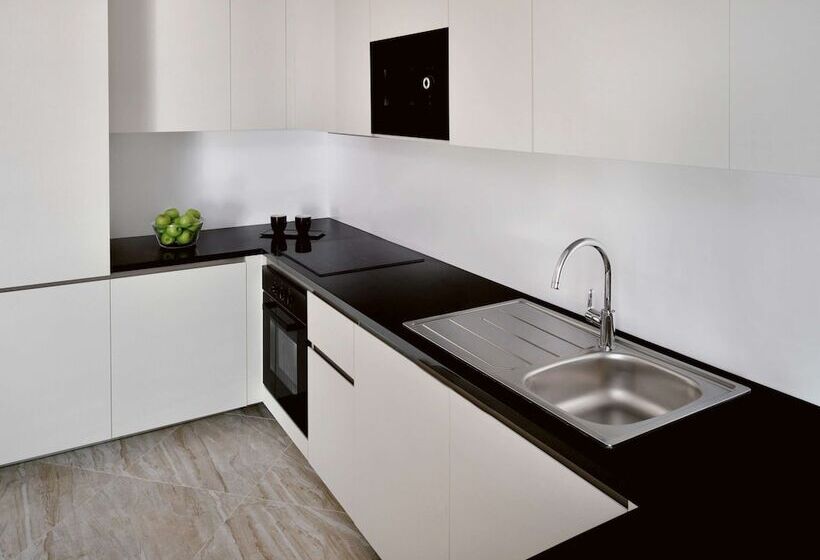 Mövenpick Hotel Apartments Downtown Dubai