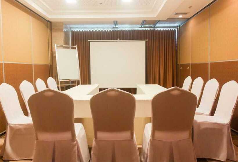 One Central Hotel & Suites