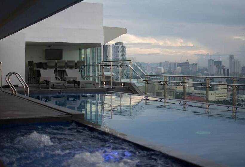 One Central Hotel & Suites