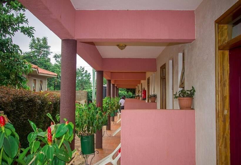 هتل Panorama Cottages Tororo