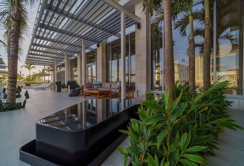 호텔 Renaissance Cancun Resort & Marina