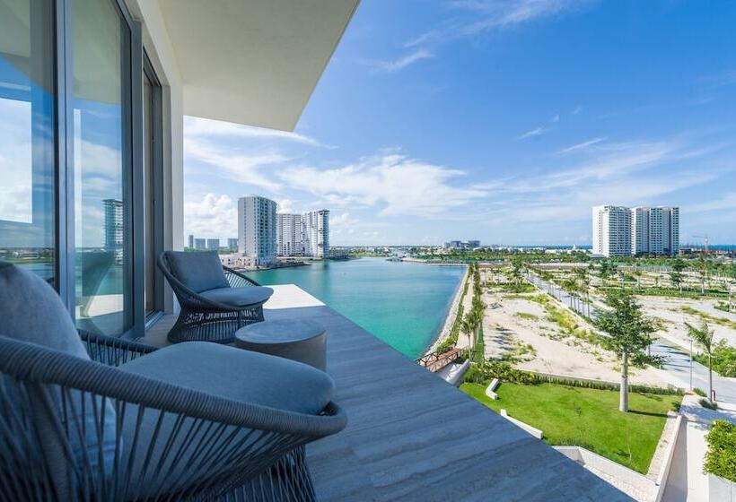 호텔 Renaissance Cancun Resort & Marina