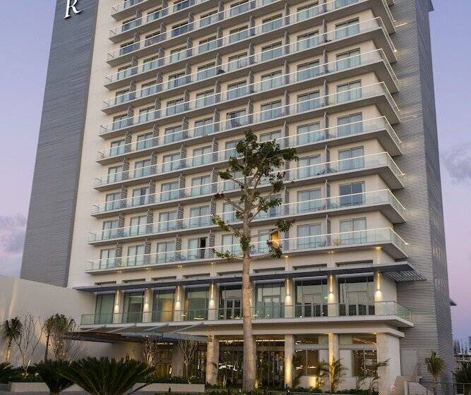 호텔 Renaissance Cancun Resort & Marina