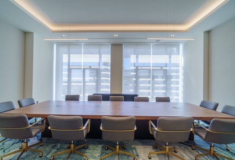 호텔 Renaissance Cancun Resort & Marina